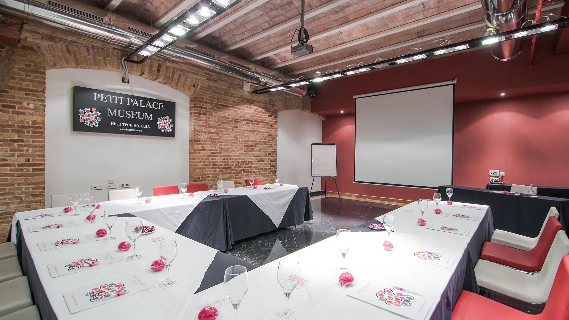 **** Hotel Petit Palace Museum Barcelona Hiszpania
